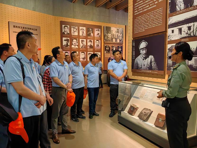 公司党委开展主题党日活动